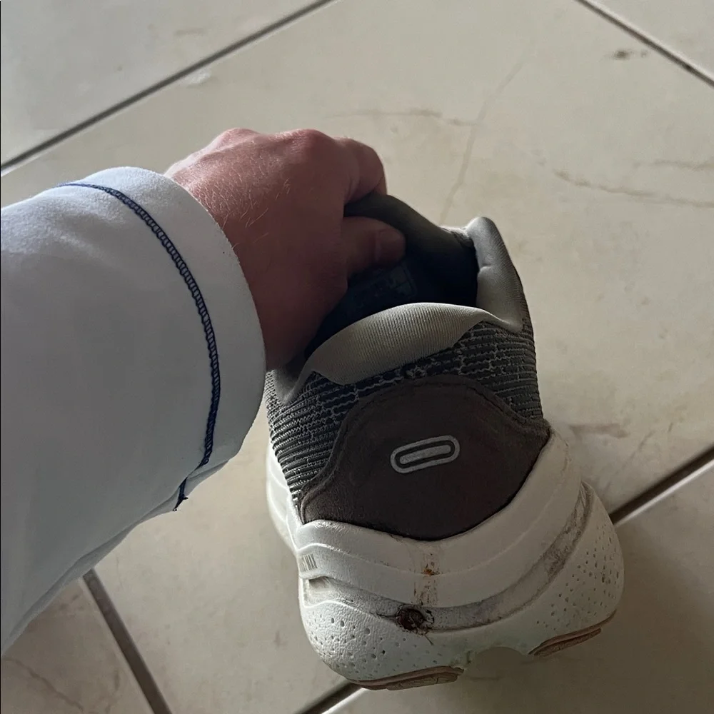 Brooks Ghost Max Men's Running Shoes in Gray and White - Picture 7 of 8